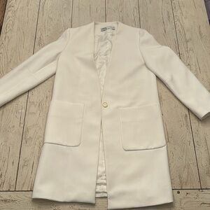 Long line, slimming white blazer. Size small, Zara.